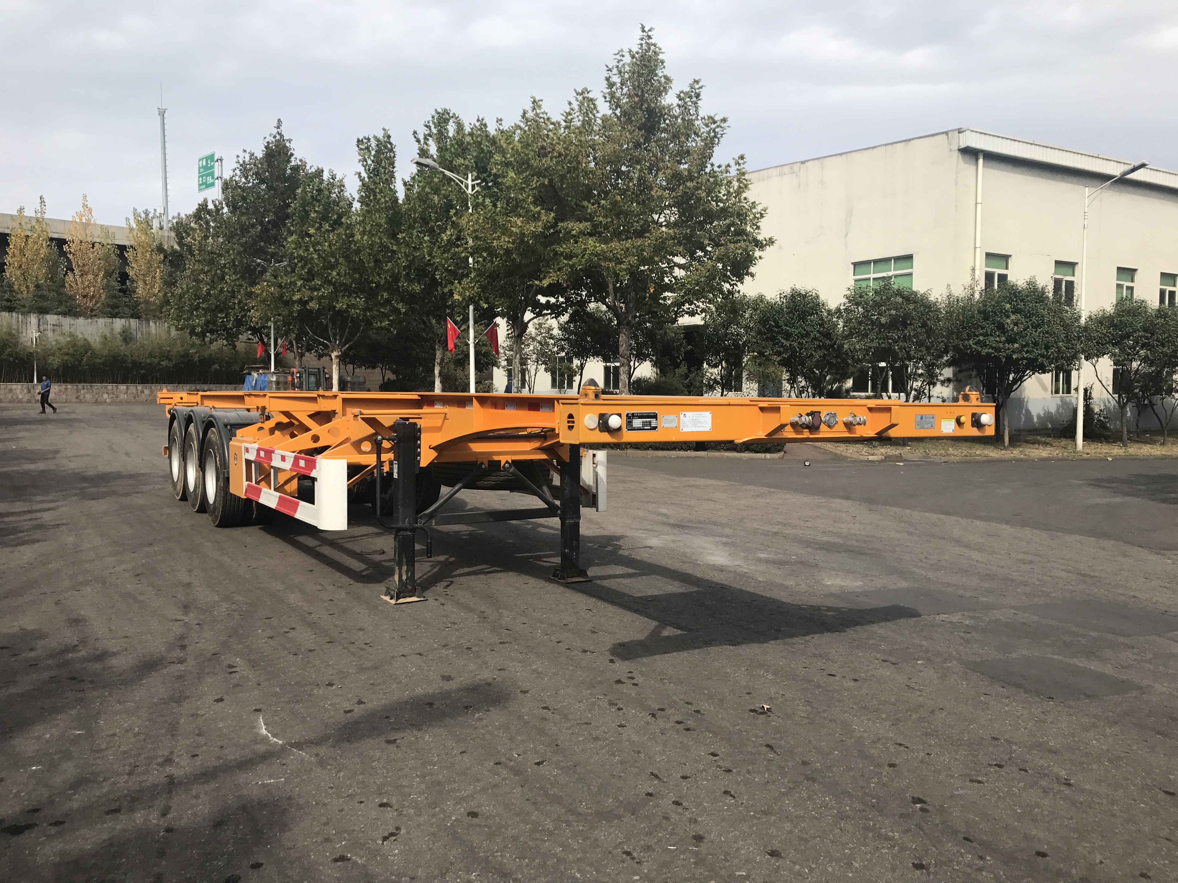 集裝箱運輸半掛車QDT9380TJZG