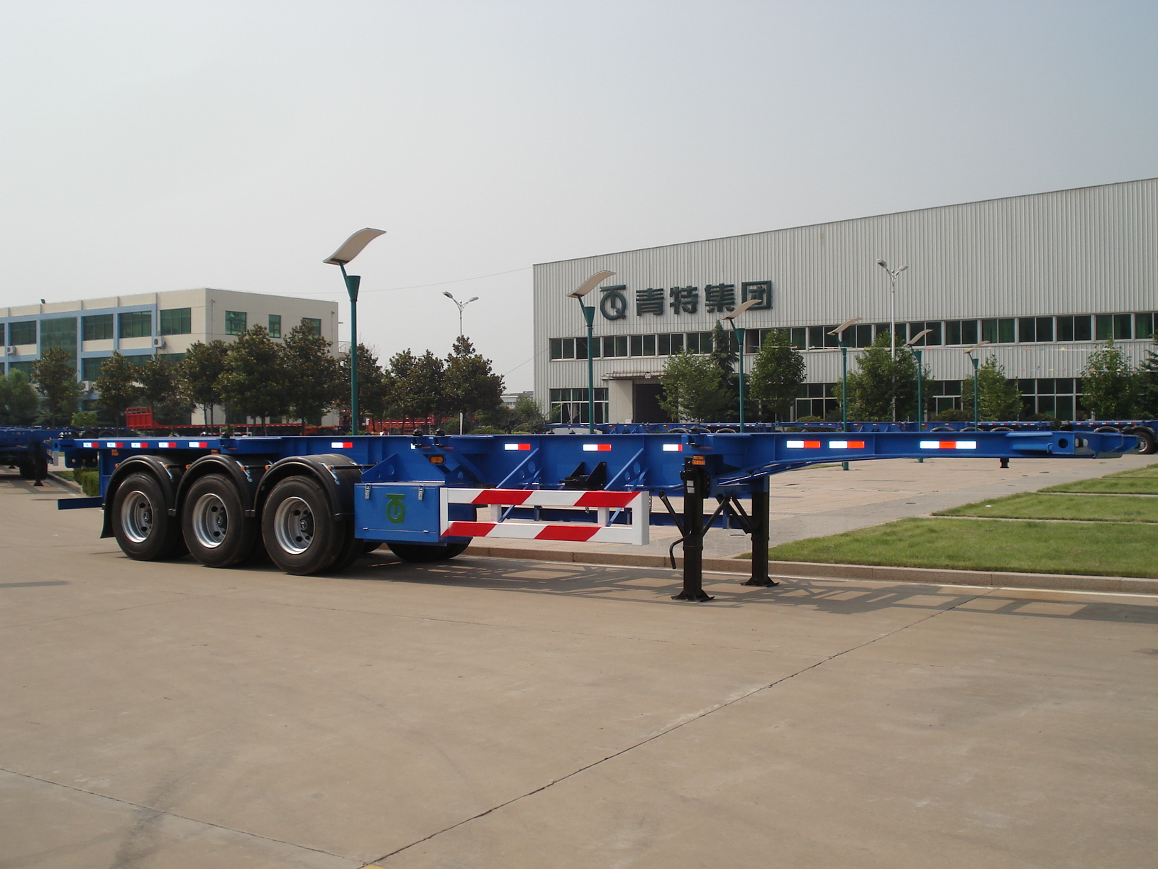 集（jí）裝箱運輸半掛車QDT9406TJZG