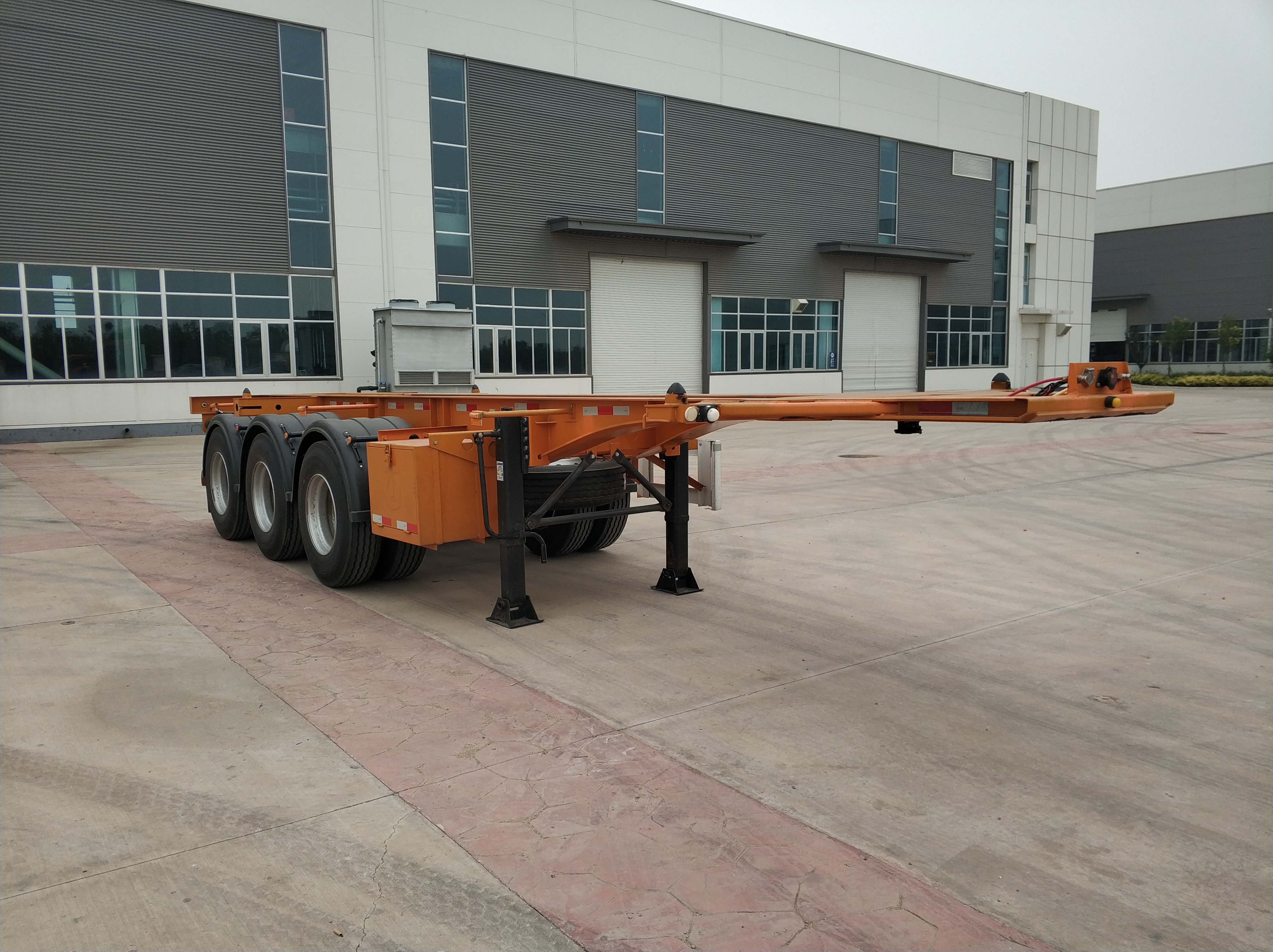 集裝箱運輸半掛車QDT9409TJZG